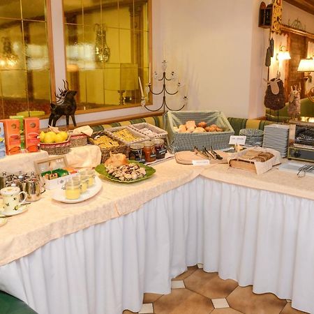 Hotel Corona Pinzolo Eksteriør billede